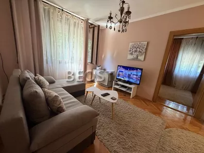 Dzona Kenedija | 4zida.rs