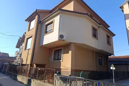 Dečanska | 4zida.rs