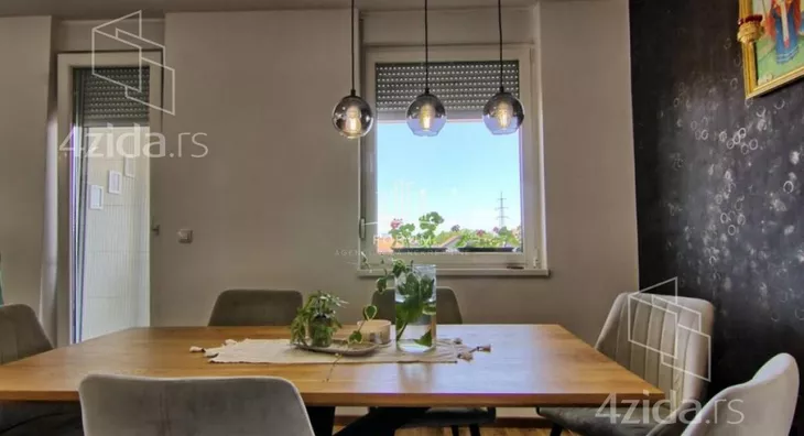 Četvoroiposoban stan | 4zida