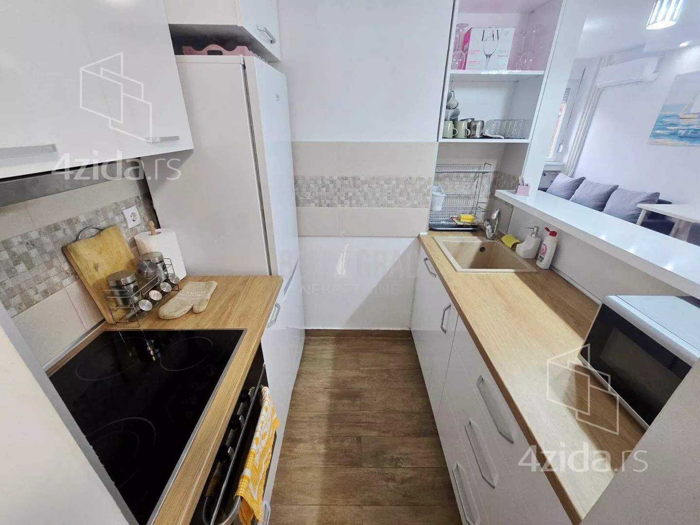 Jednoiposoban stan | 4zida