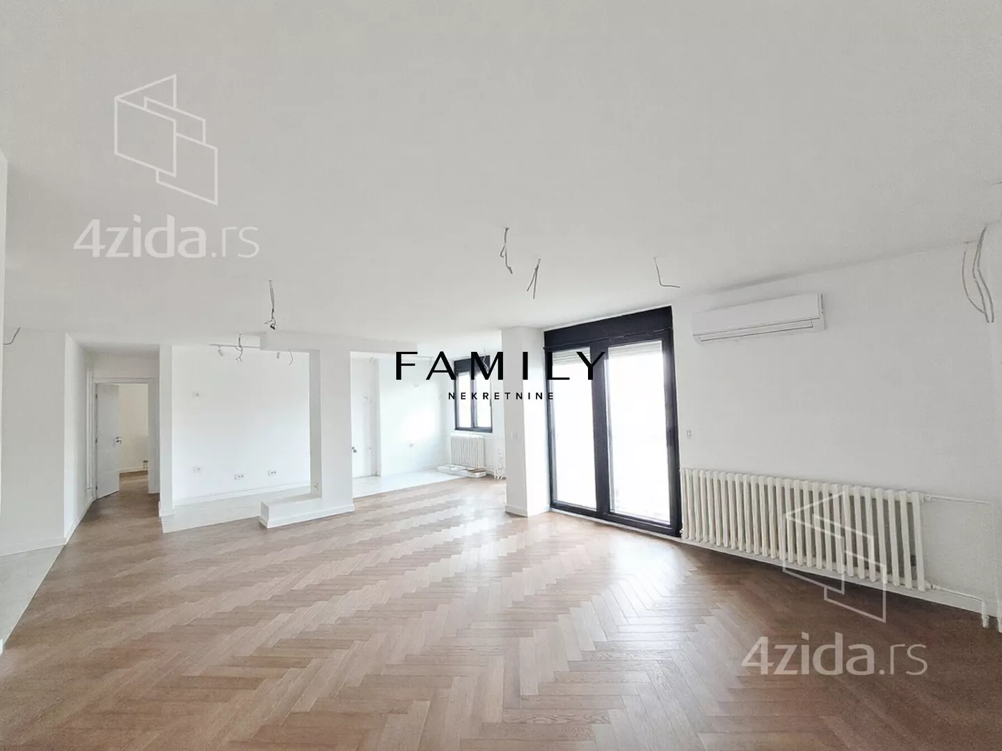 Četvoroiposoban stan | 4zida