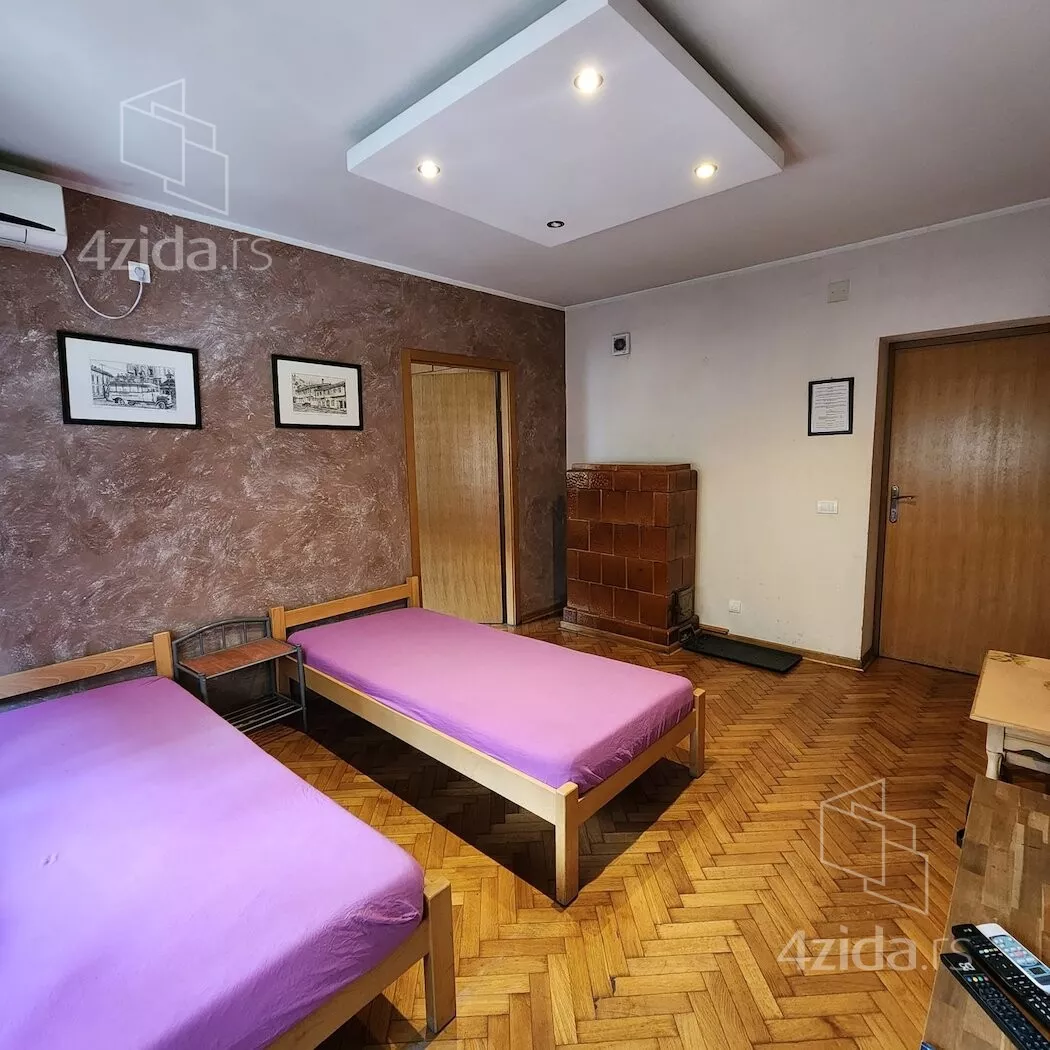 Petosoban stan | 4zida