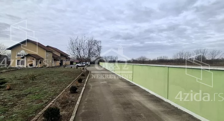 Poslovna zgrada | 4zida