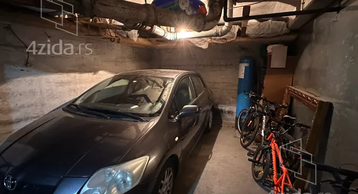 Garaža | 4zida