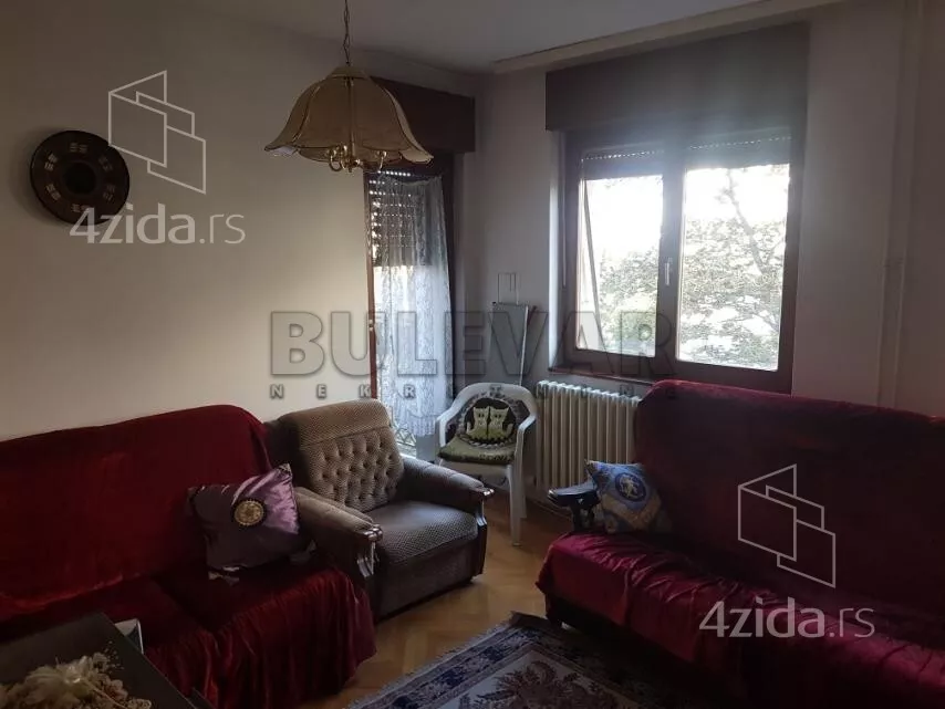 Troiposoban stan | 4zida