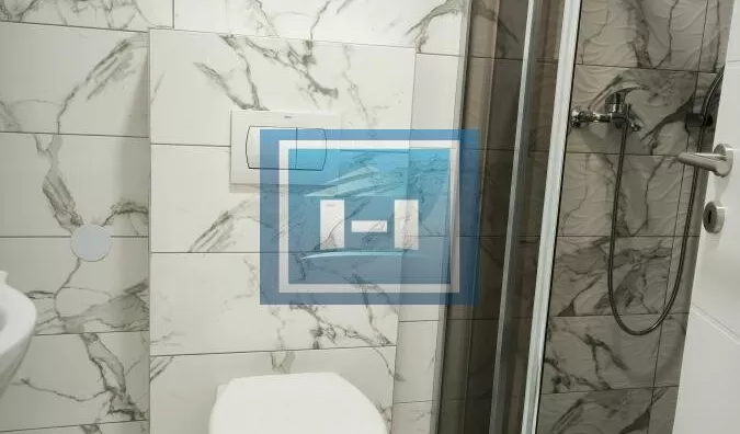 Šestosoban stan | 4zida