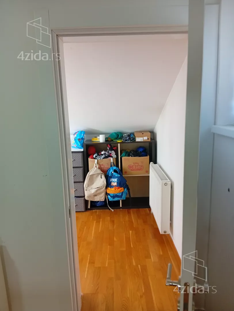 Petosoban stan | 4zida
