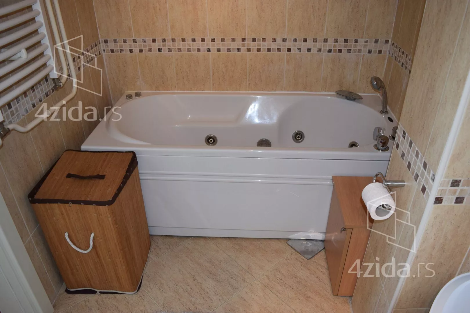 Troiposoban stan | 4zida