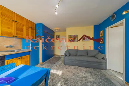 Ustanicka | 4zida.rs