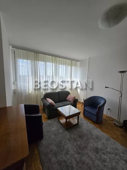 Karađorđev Trg | 4zida.rs