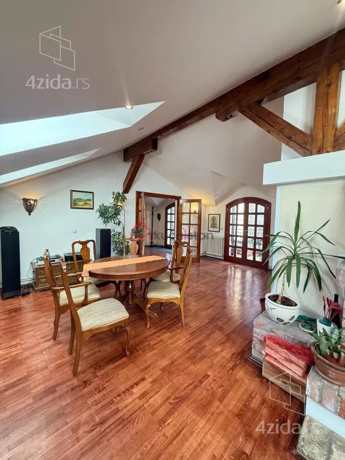 Petosoban stan | 4zida