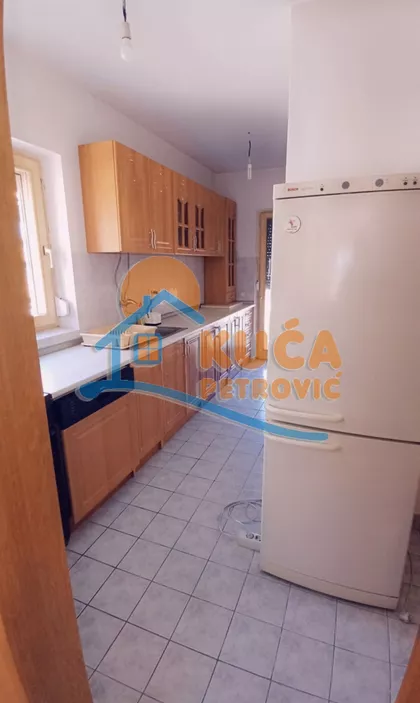 Janisa Janulisa | 4zida.rs