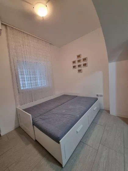 Petra Drapšina | 4zida.rs