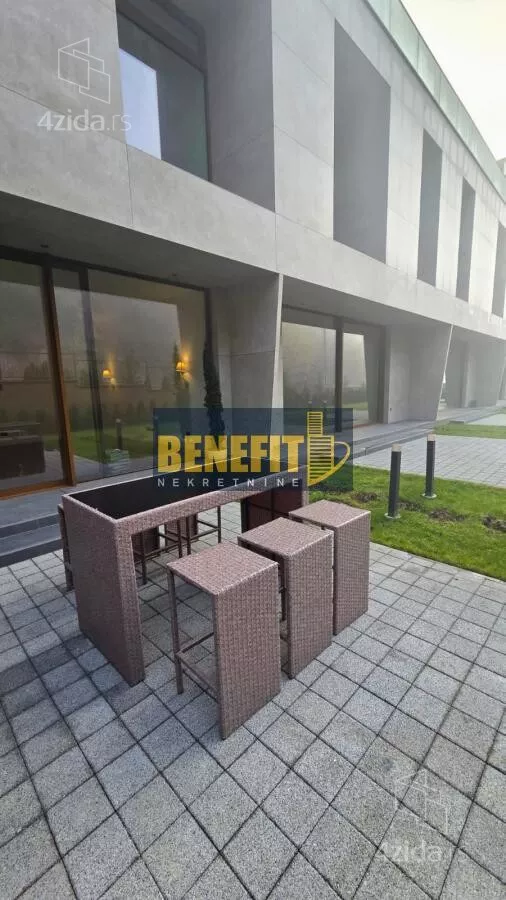 Petosoban stan | 4zida