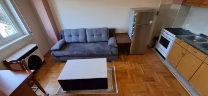 Braće Poljakovića 23 | 4zida.rs