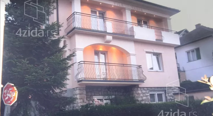 3-etažna kuća | 4zida