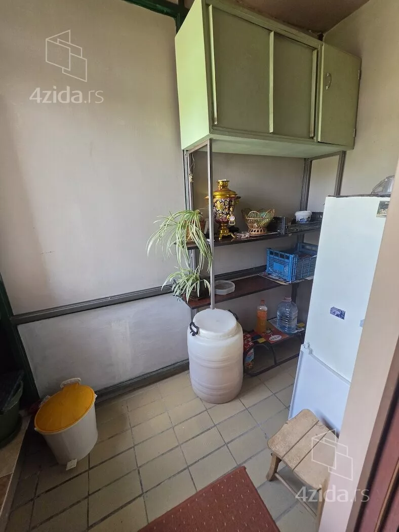 Troiposoban stan | 4zida