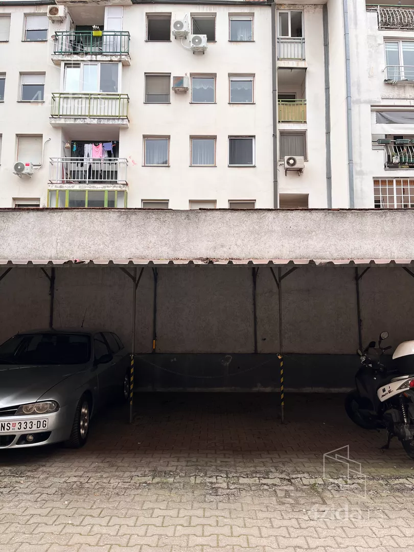Parking | 4zida
