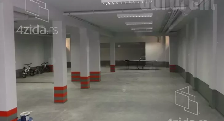 Petosoban stan | 4zida