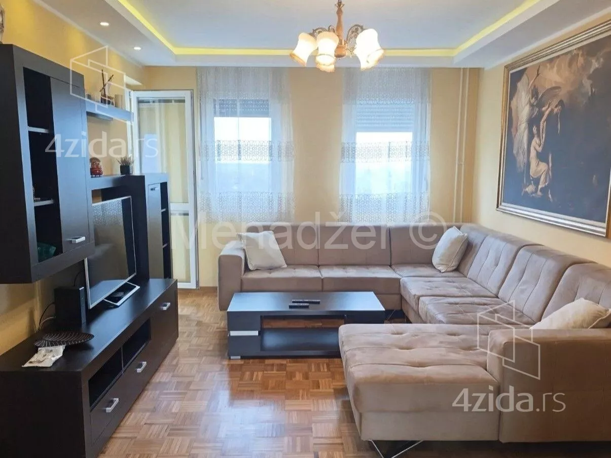 Troiposoban stan | 4zida