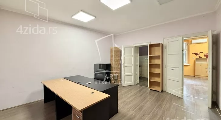 Četvoroiposoban stan | 4zida