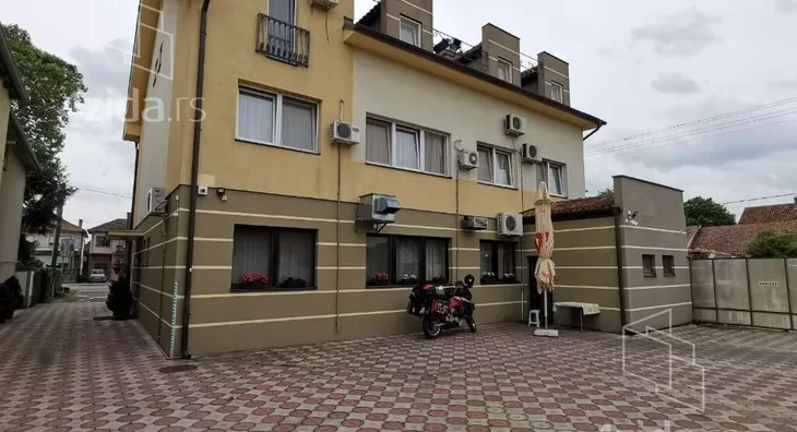 Ugostiteljski objekat | 4zida