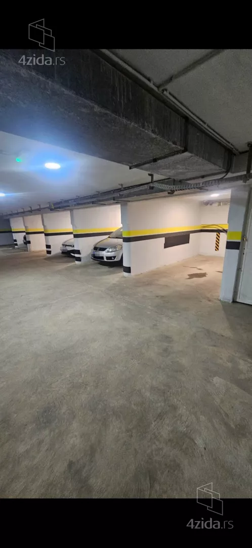 Parking | 4zida
