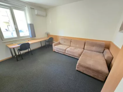 Gvozdićeva | 4zida.rs