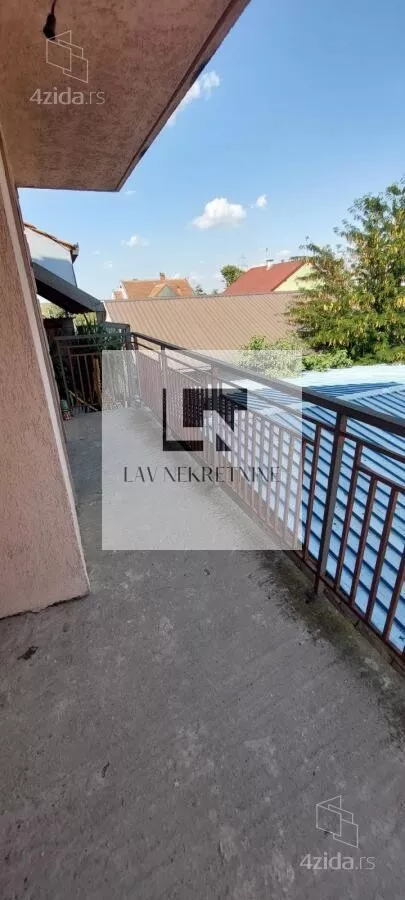 Šestosoban stan | 4zida