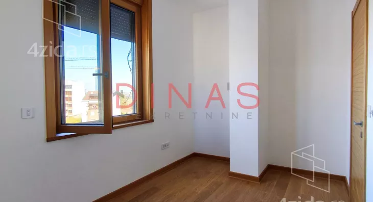 Četvoroiposoban stan | 4zida