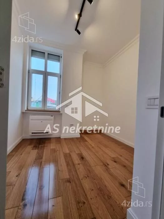 Četvoroiposoban stan | 4zida