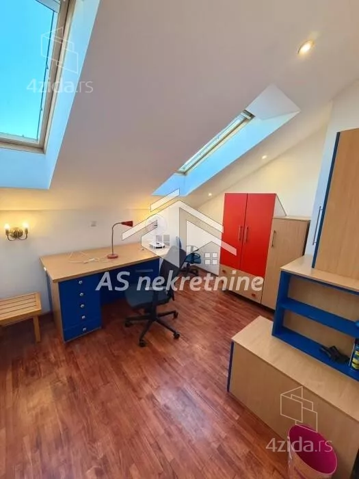 Petosoban stan | 4zida