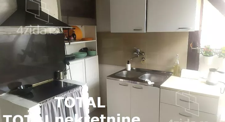 Petoiposoban stan | 4zida