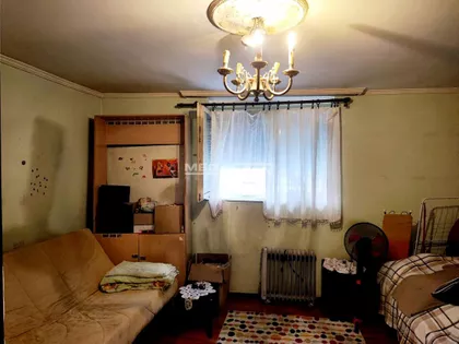 Vukov Spomenik | 4zida.rs