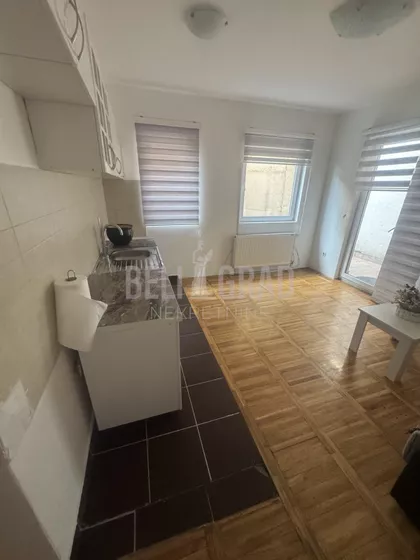 Kneževačka | 4zida.rs