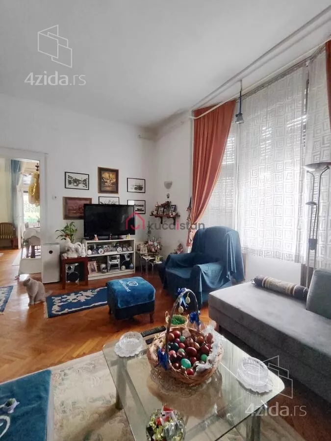 Šestosoban stan | 4zida