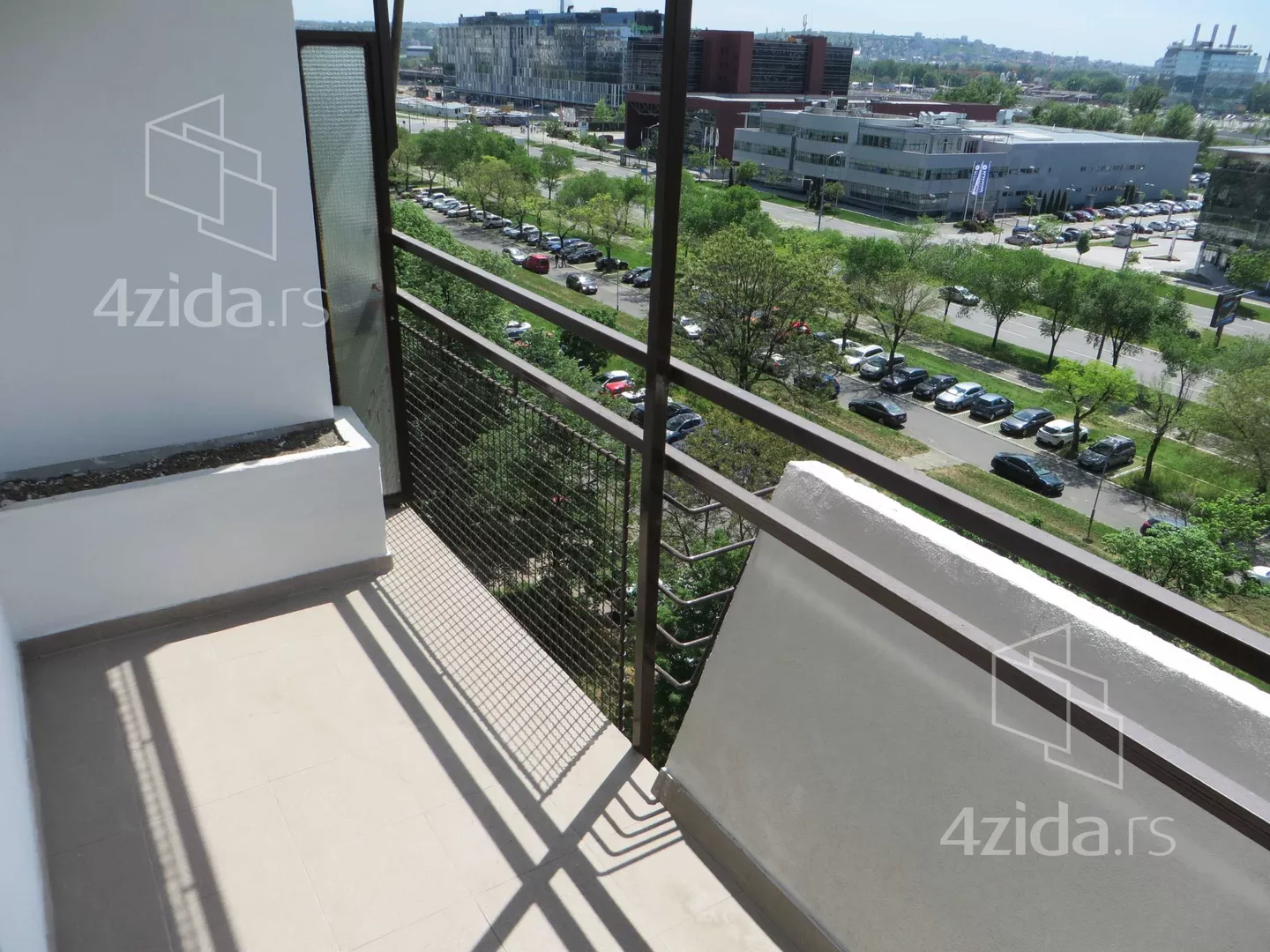 Petosoban stan | 4zida