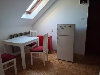 Sutjeska Ulica 8 28V | 4zida.rs