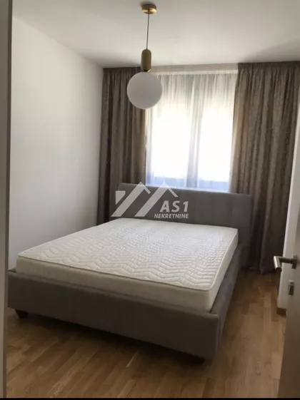 Cara Uroša | 4zida.rs