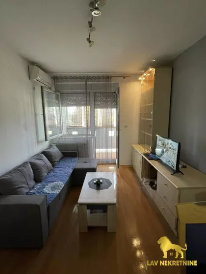 BULEVAR CARA LAZARA | 4zida.rs