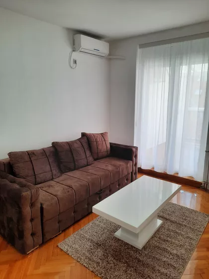 Železnička 15 | 4zida.rs