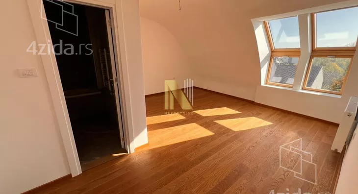 Šestosoban stan | 4zida