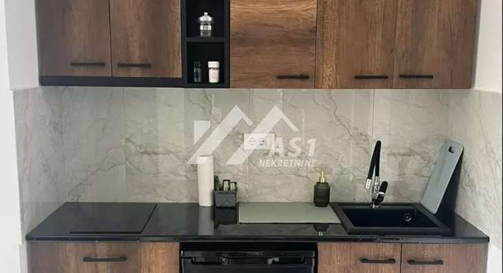 Poslovna zgrada | 4zida