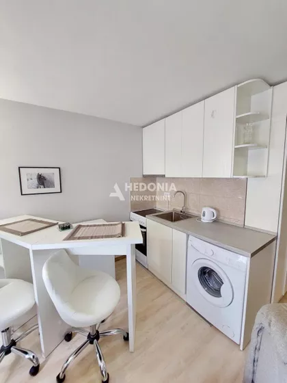 Ugrinovačka | 4zida.rs