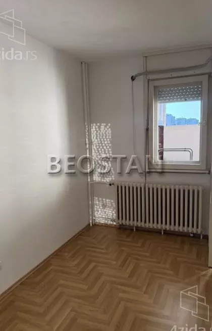 Prvomajska | 4zida.rs