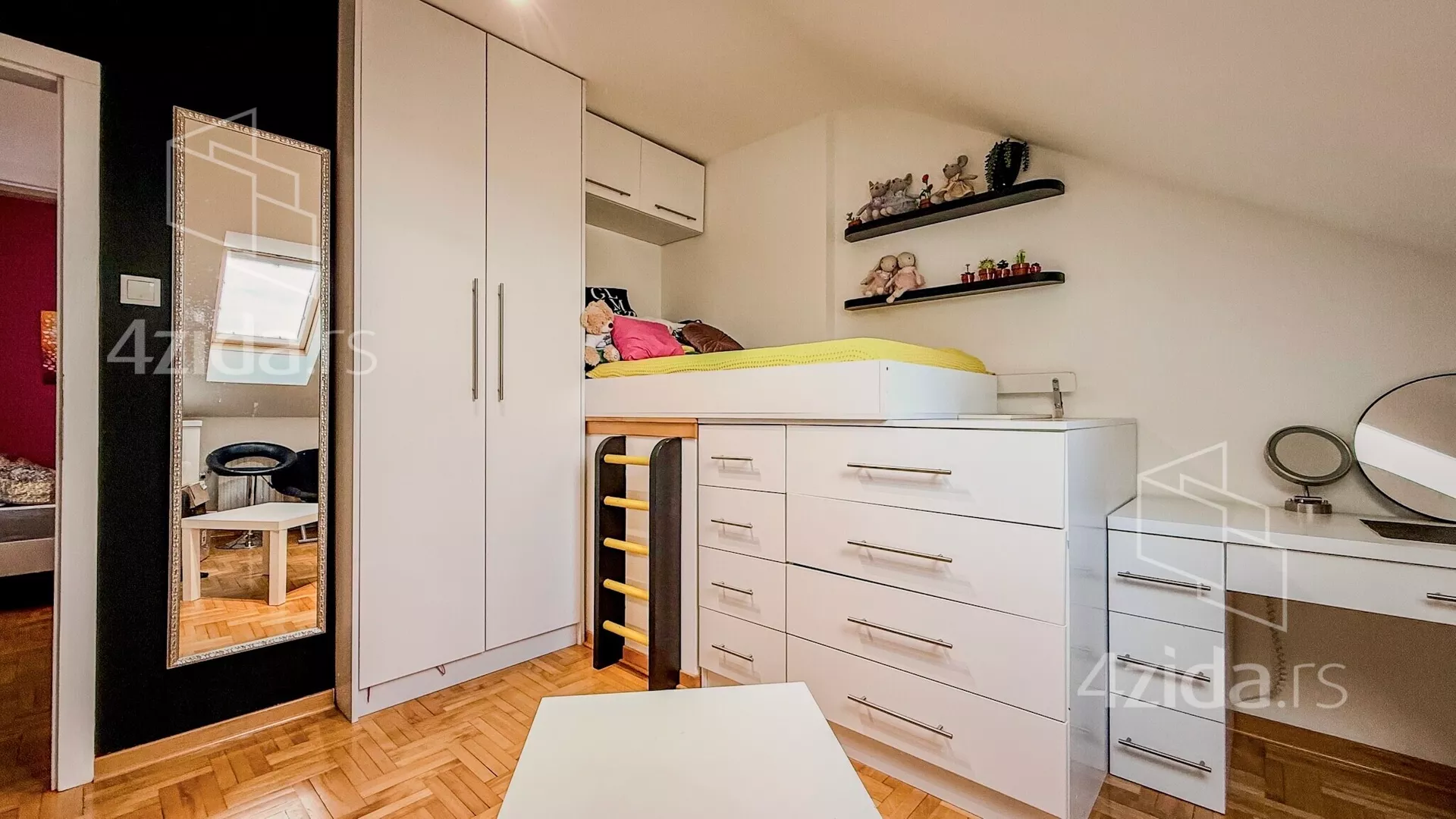 Dvoiposoban stan | 4zida