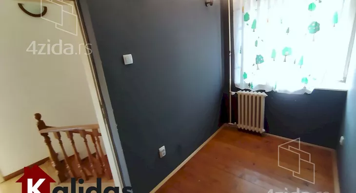 Četvoroiposoban stan | 4zida
