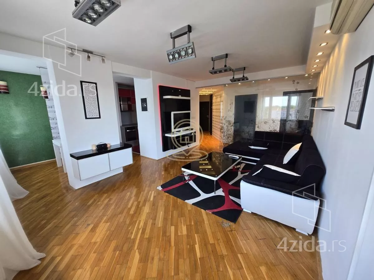 Troiposoban stan | 4zida