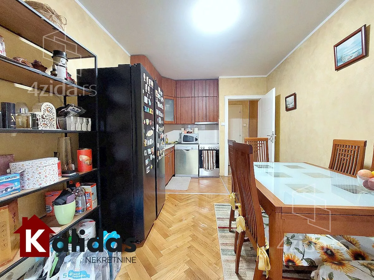 Četvorosoban stan | 4zida