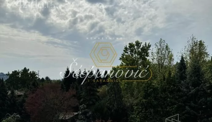 Petosoban stan | 4zida